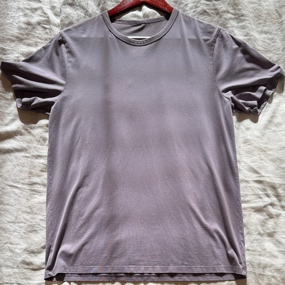 lululemon athletica Men's Lavender Purple Fundamental Tee - Picture 1 of 4